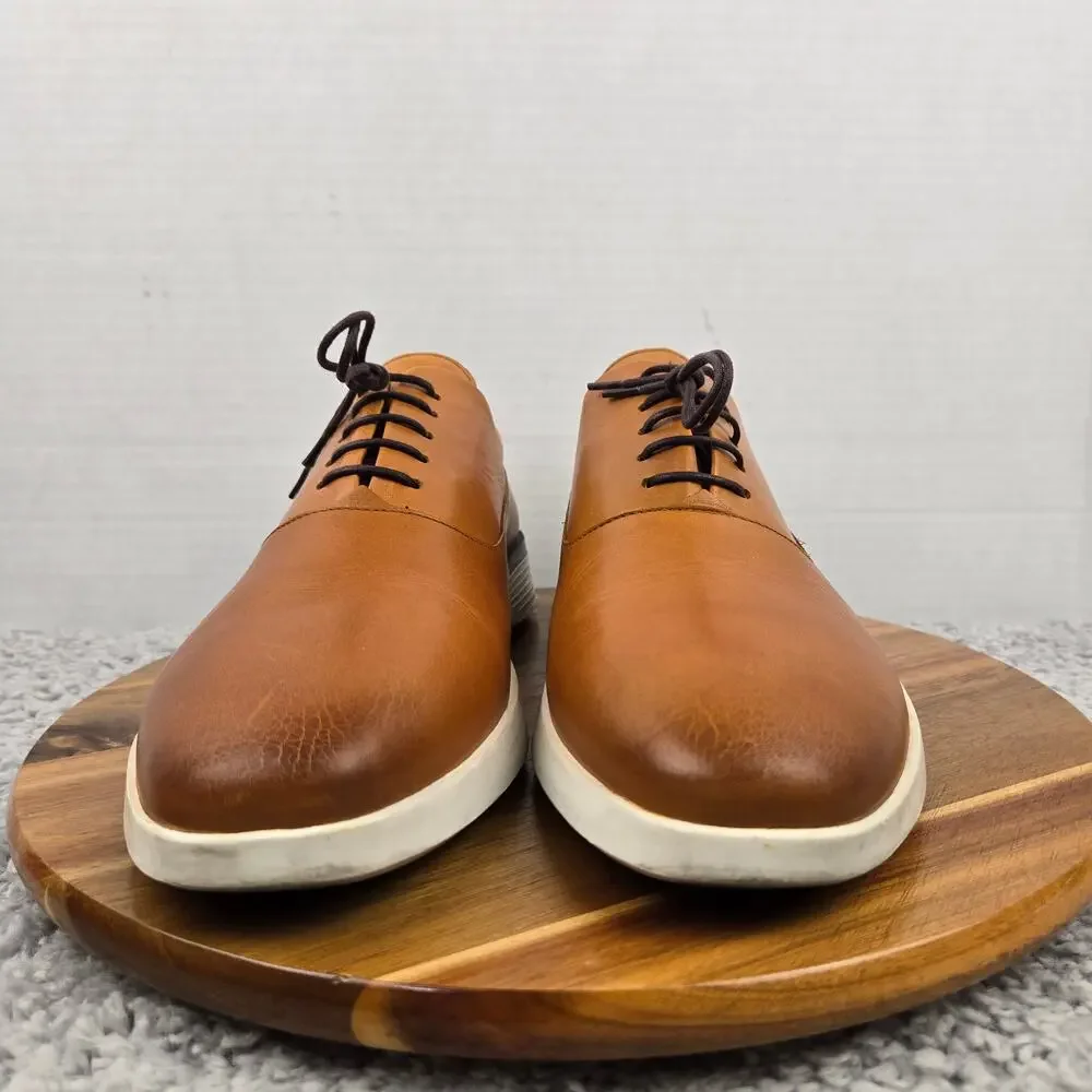 Wolf and Shepherd Mens 10M Crossover Longwing Honey White Hybrid Oxford Sneaker